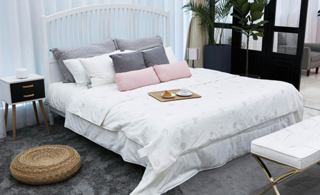 融合鑄就(jiù)品牌，創新引領未來(lái)